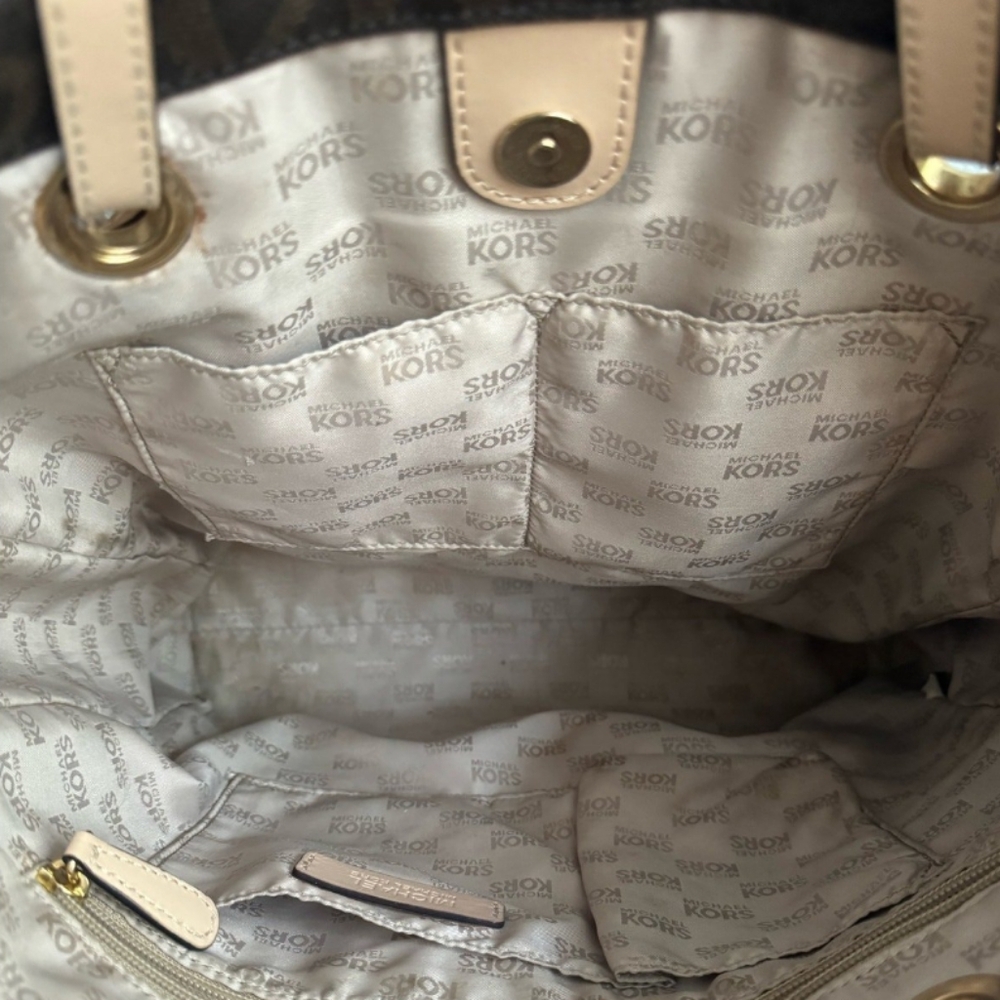 Michael Kors Jet Set Bag and Wallet - Picture 5 of 9